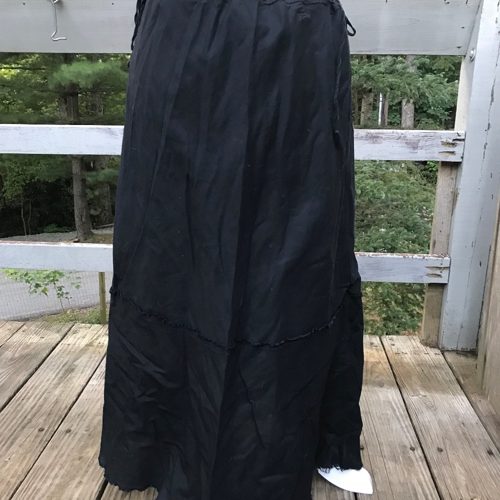 Old Navy distressed black skirt